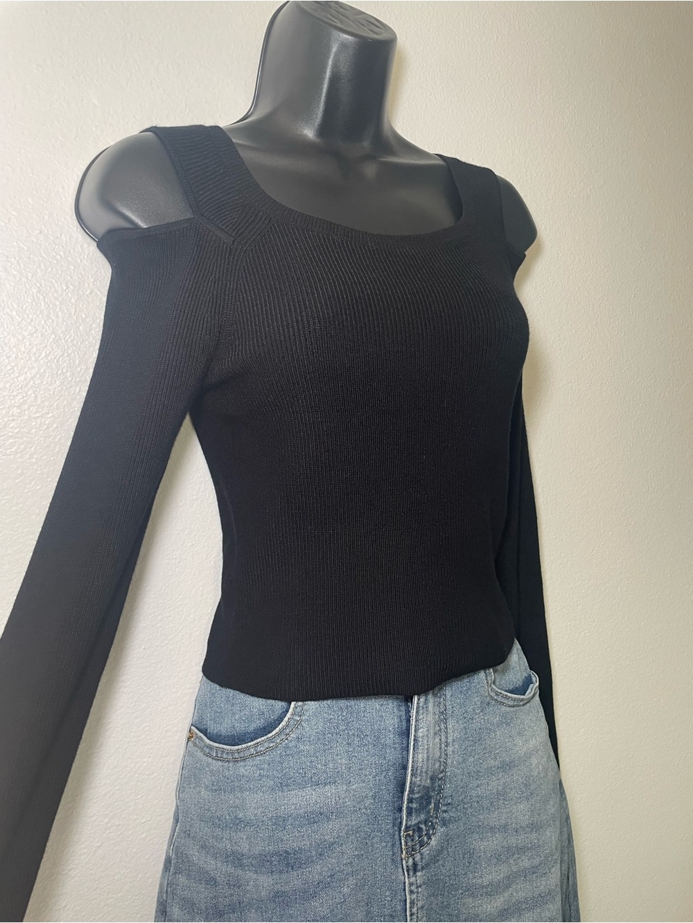NWT Express Black Ribbed Cold Shoulder Sweater Top Small - Picture 3 of 8